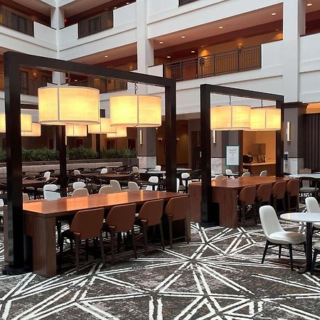 Embassy Suites Huntsville Bagian luar foto