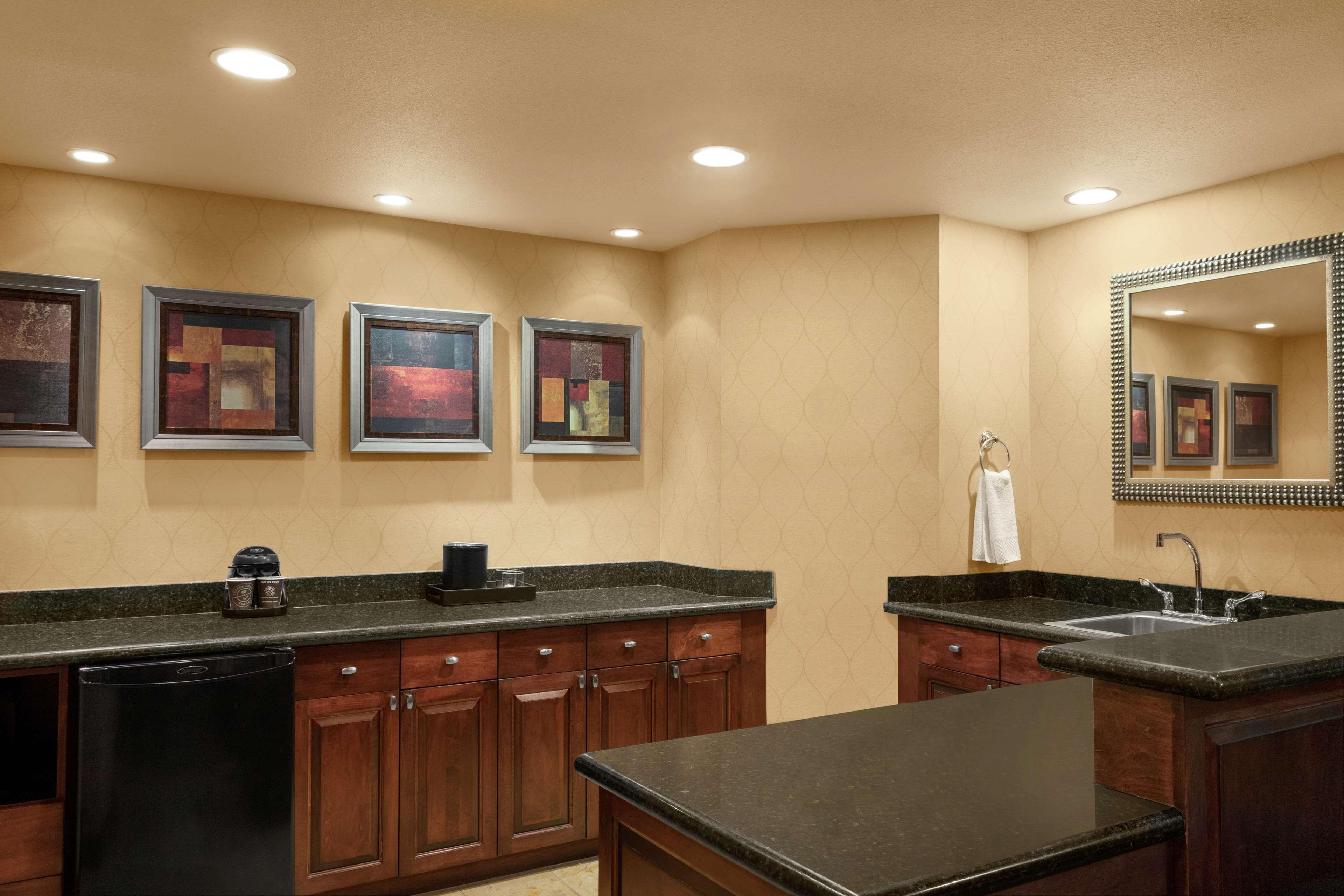 Embassy Suites Huntsville Bagian luar foto