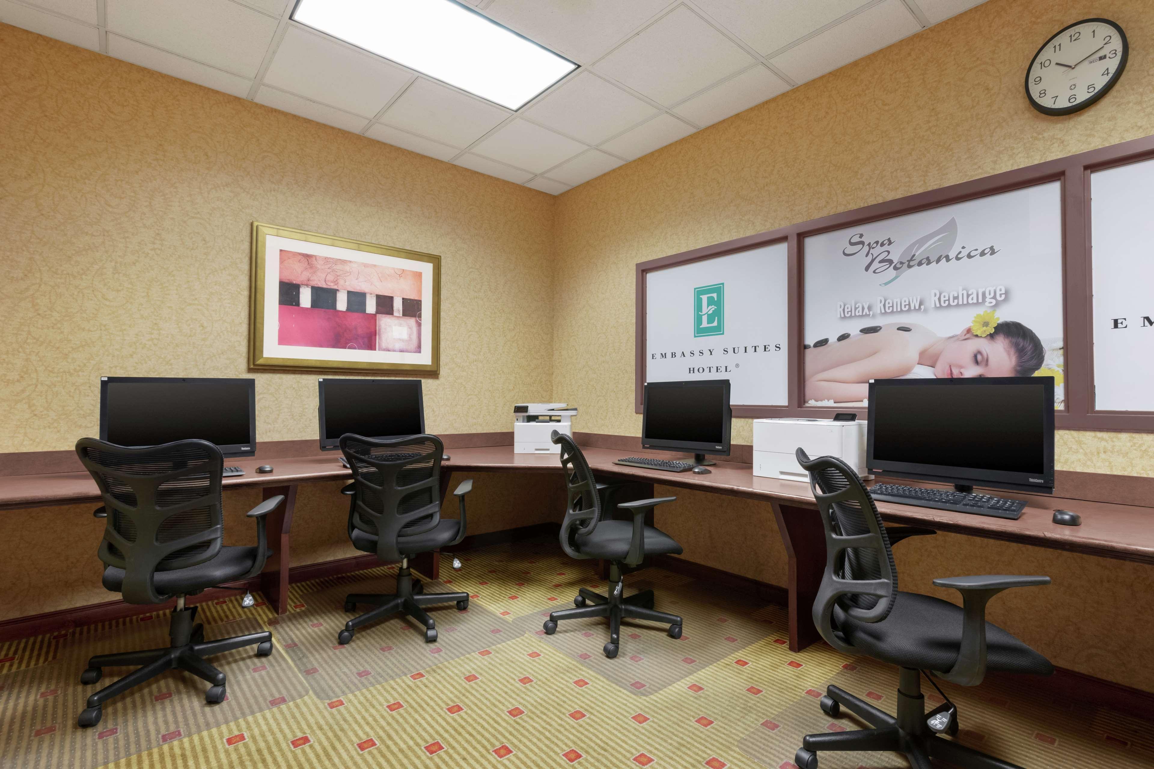 Embassy Suites Huntsville Bagian luar foto