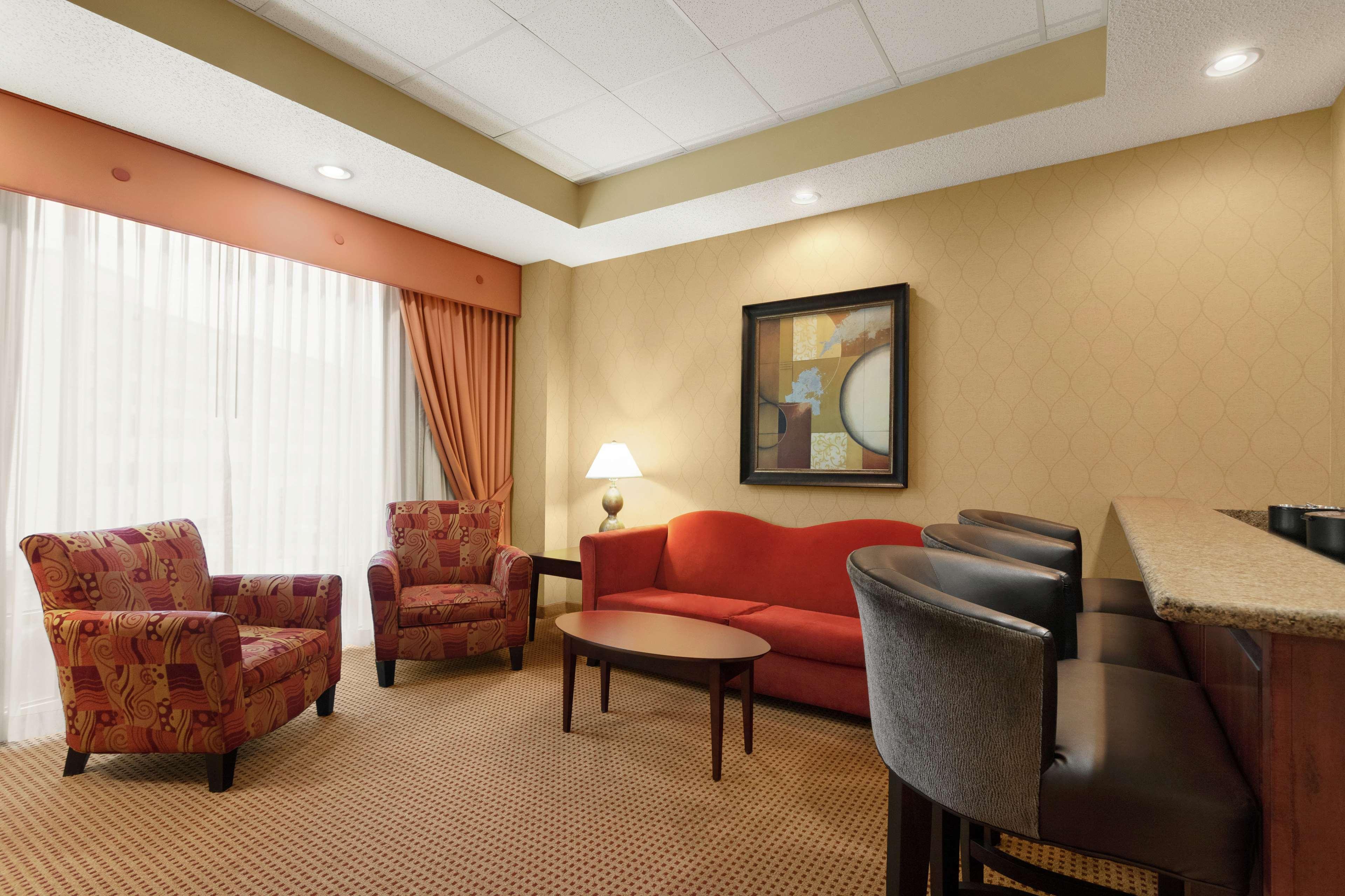 Embassy Suites Huntsville Bagian luar foto