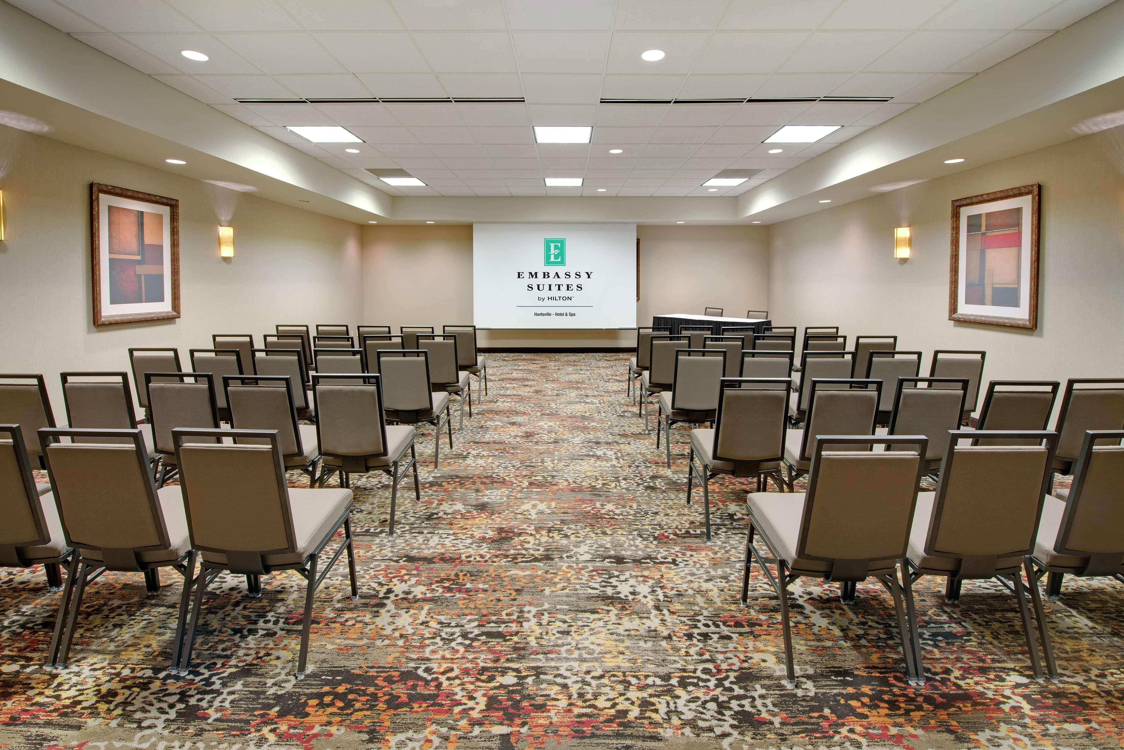 Embassy Suites Huntsville Bagian luar foto