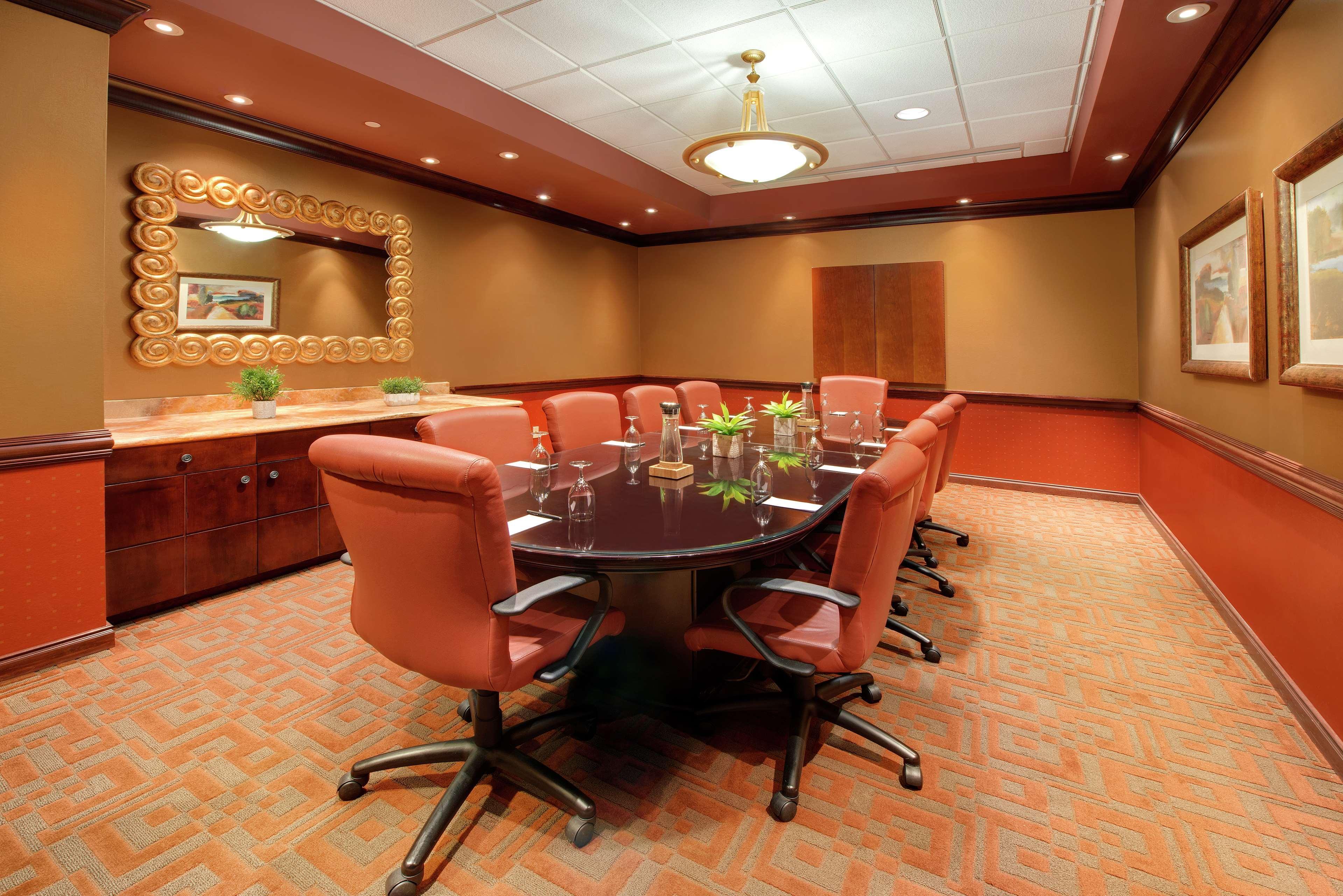 Embassy Suites Huntsville Bagian luar foto