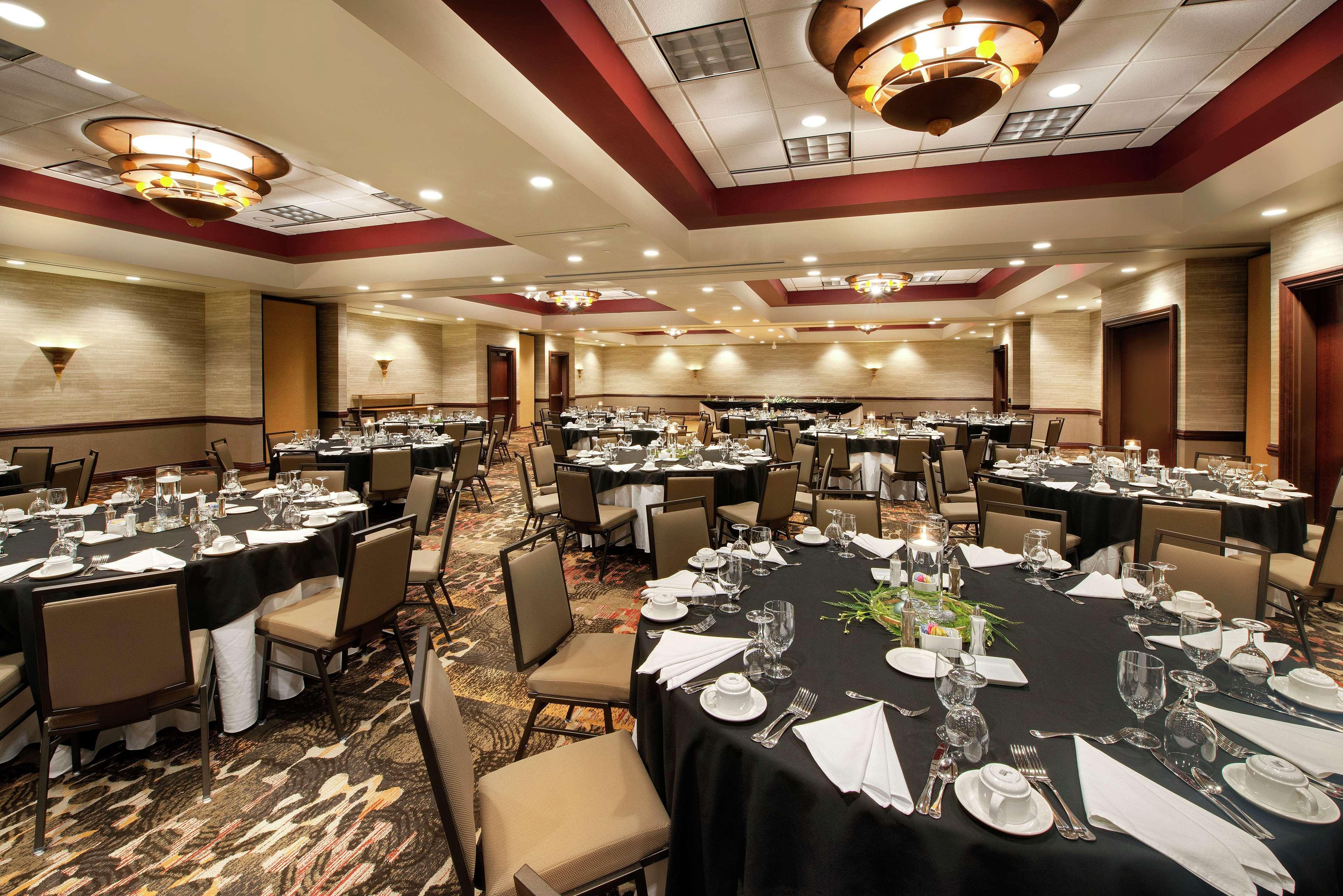 Embassy Suites Huntsville Bagian luar foto
