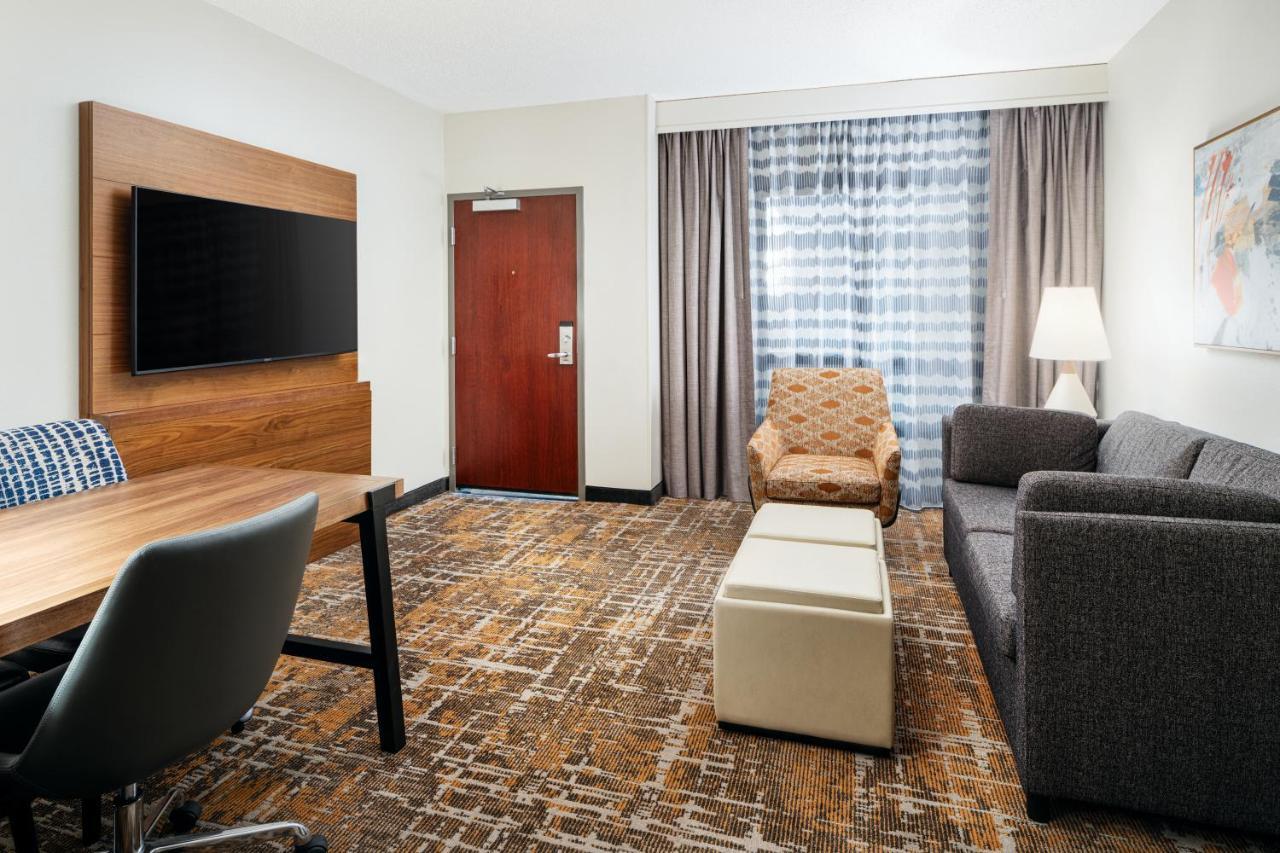 Embassy Suites Huntsville Bagian luar foto