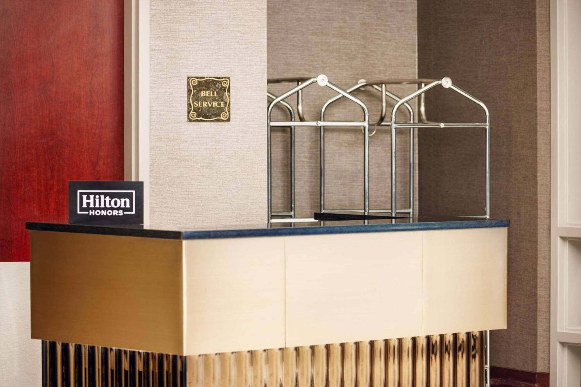 Embassy Suites Huntsville Bagian luar foto