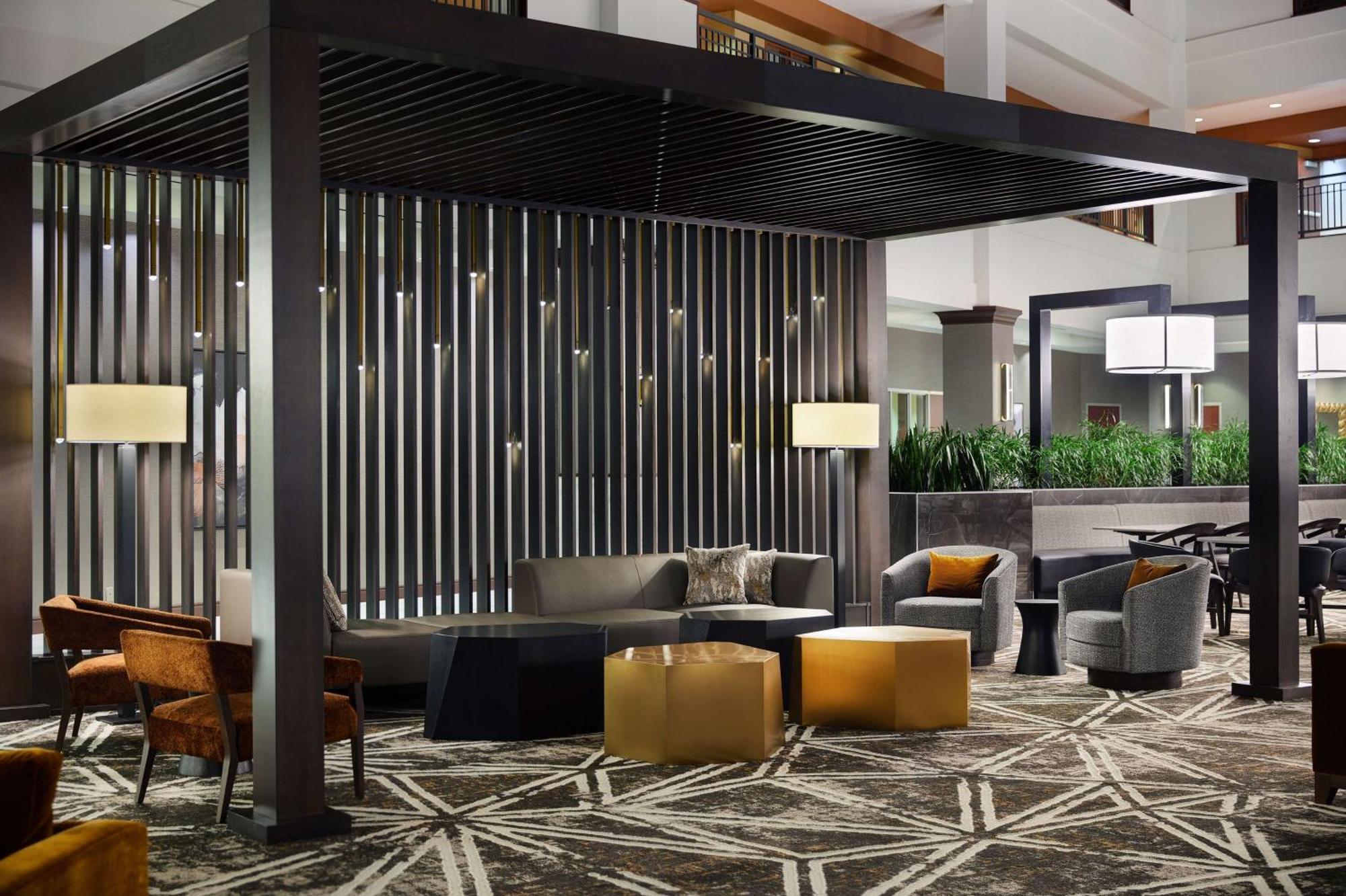 Embassy Suites Huntsville Bagian luar foto