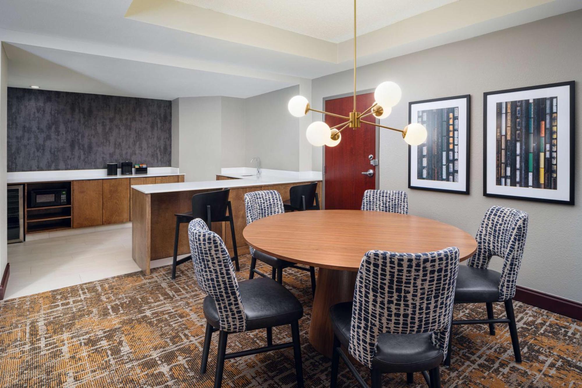 Embassy Suites Huntsville Bagian luar foto