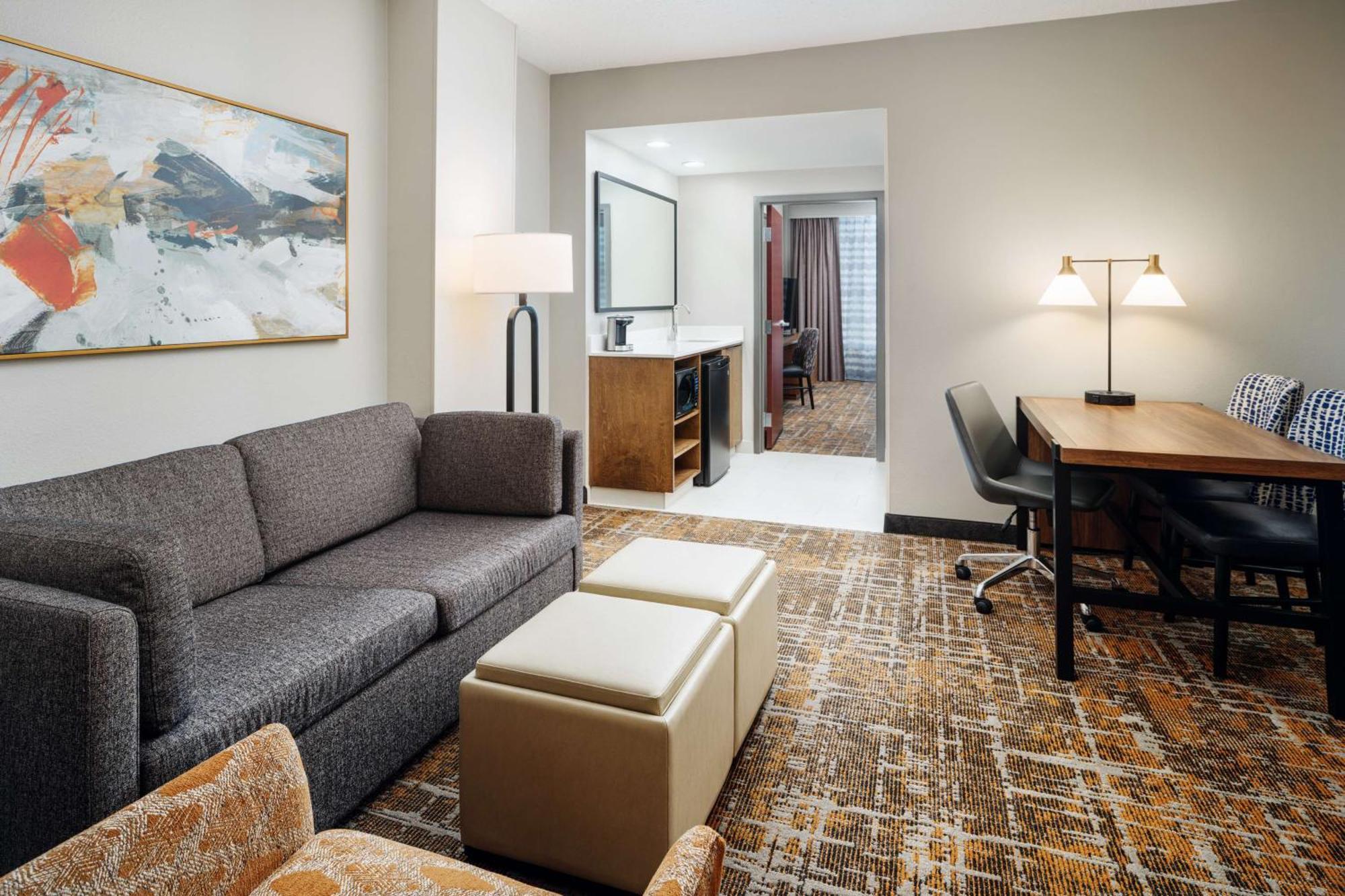 Embassy Suites Huntsville Bagian luar foto