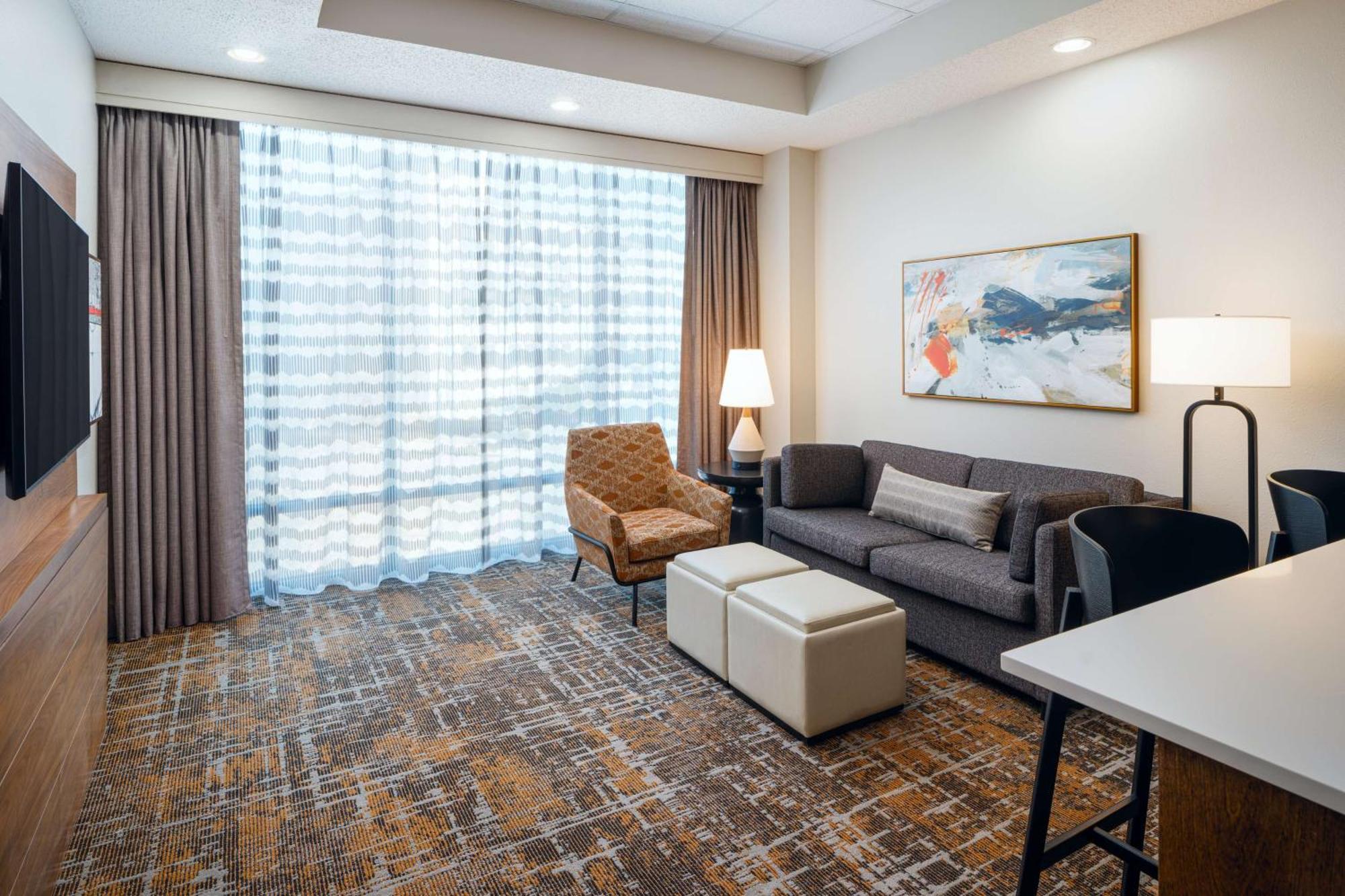 Embassy Suites Huntsville Bagian luar foto