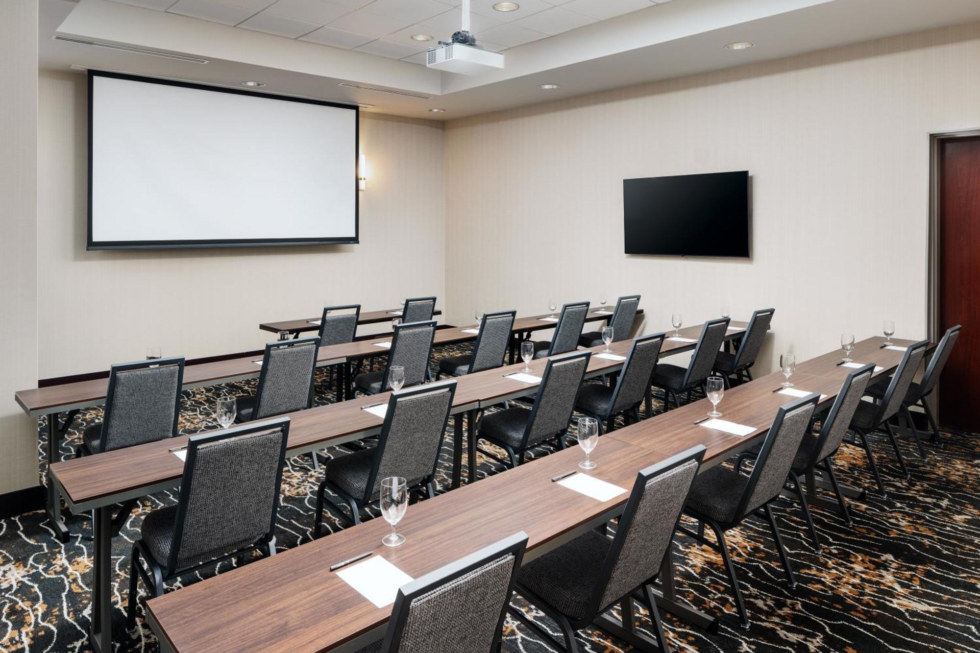 Embassy Suites Huntsville Bagian luar foto