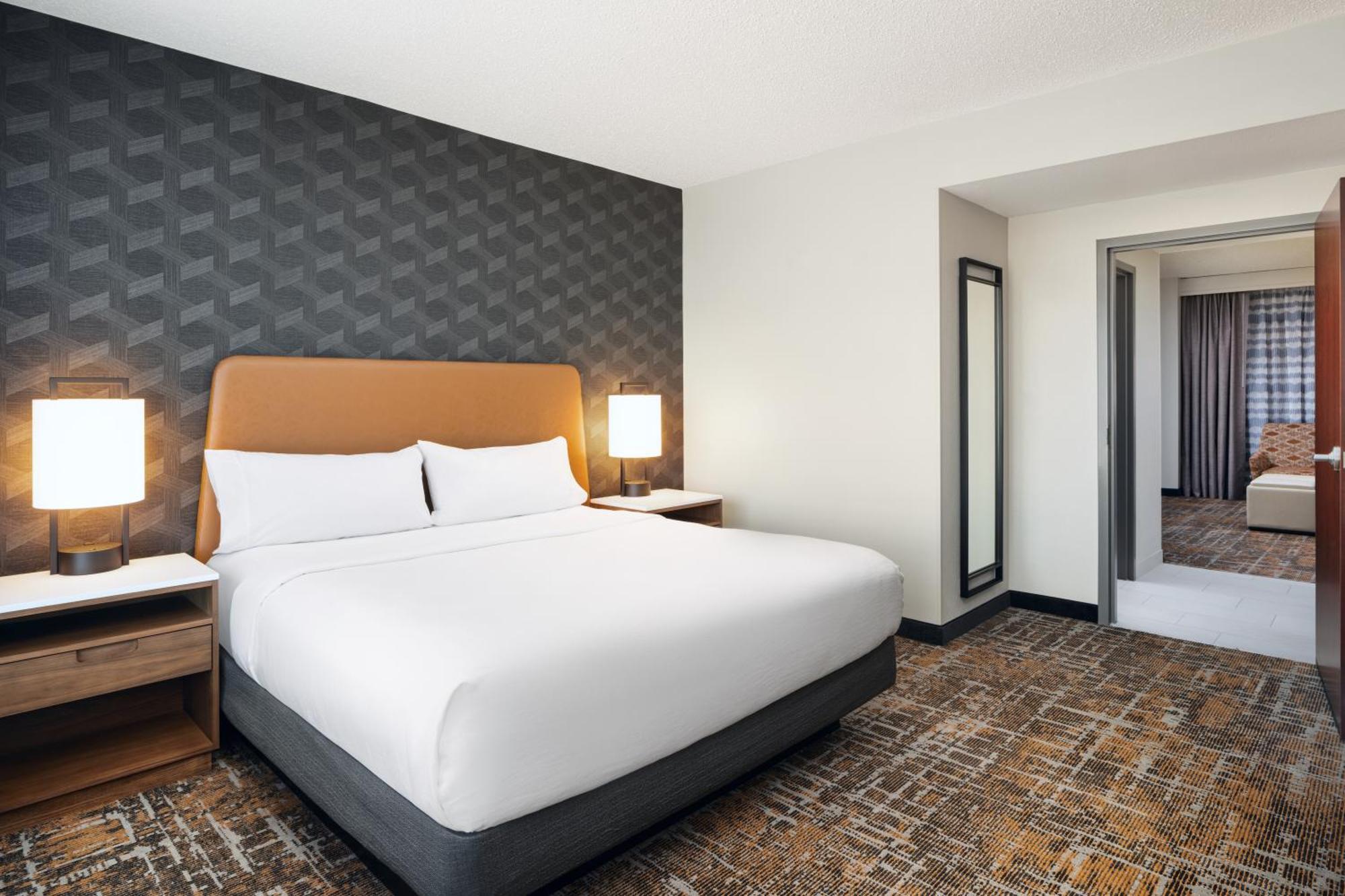 Embassy Suites Huntsville Bagian luar foto
